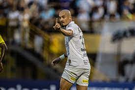 Você manteria o zagueiro Maicon no time titular do Santos? Vote!