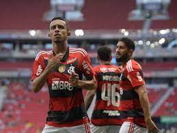 Auxiliar de Vítor Pereira elogia elenco do Flamengo após vitória com time reserva