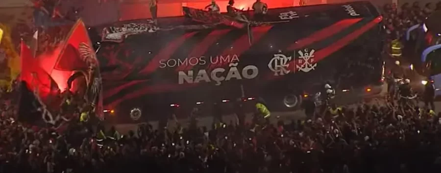 Apoiado pela torcida, Flamengo embarca para o Mundial; veja lista de relacionados