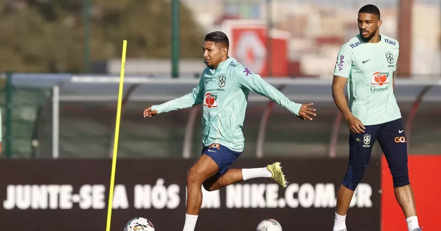 Rony faz gol de bicicleta em treino da Seleção Brasileira; veja vídeo