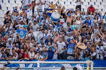 NETUNO NA FINAL: Festa do Água Santa na Vila Belmiro teve clima tranquilo, estádio cheio e caravana barrada