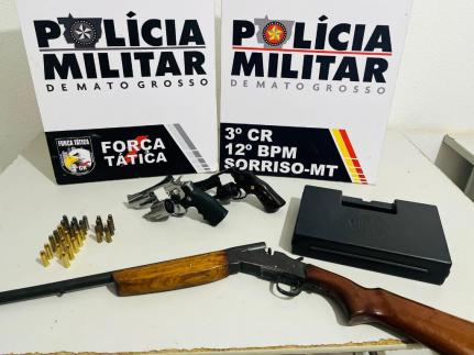 Dupla é presa com 3 armas e trator furtado no interior de Mato Grosso