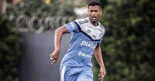 Recuperado de lesão, Ed Carlos vira nova opção para Odair no meio-campo do Santos