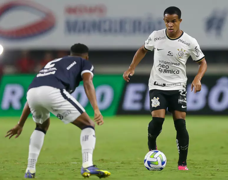 Pedro se salva em derrota do Corinthians para Remo e ganha moral com torcida