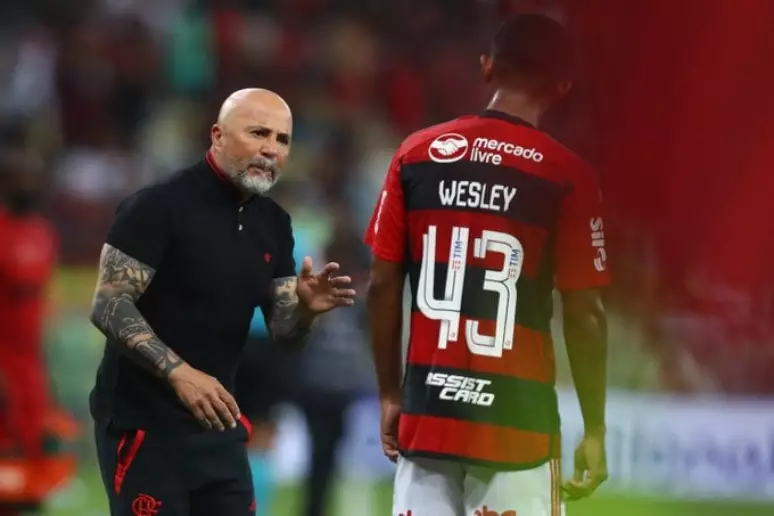 Sampaoli comemora classificação e quer transformar o Flamengo em um time “invencível”