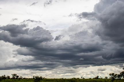 MT:  SEM FRIO:  Última semana de abril será de calor e temporais no Estado