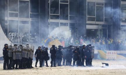 Operação da Polícia Federal prende suspeitos de bancar atos no DF; Alvos são ‘pegos’ em Juara