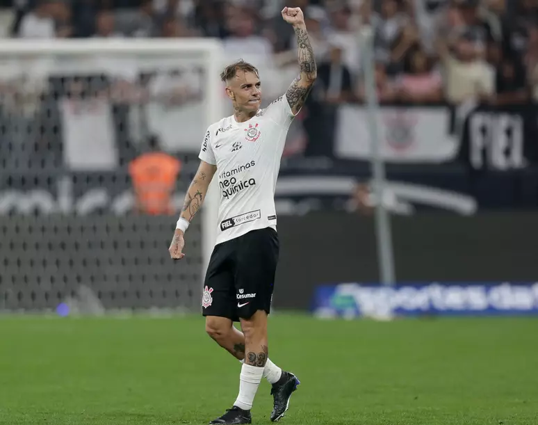 Entre resultados irregulares, Róger Guedes espera viver sequência de vitórias com o Corinthians