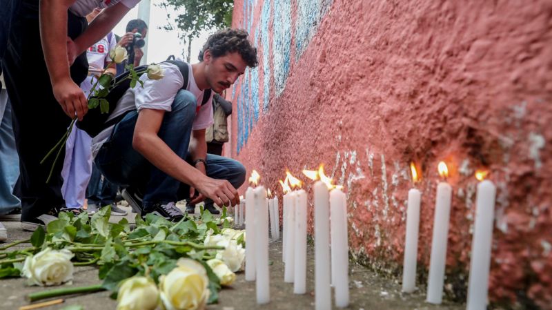 Ataques em escolas: como autoridades podem combater radicalização em redes sociais