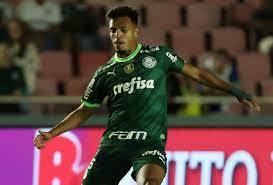 Sem descanso! Gabriel Menino é o jogador do Palmeiras com maior sequência de jogos nesta temporada