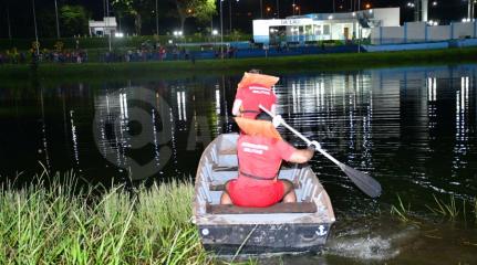 Populares encontram corpo boiando em lago de parque