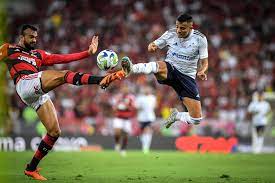 Fabrício Bruno resume momento do Flamengo: “Três jogos de m…”