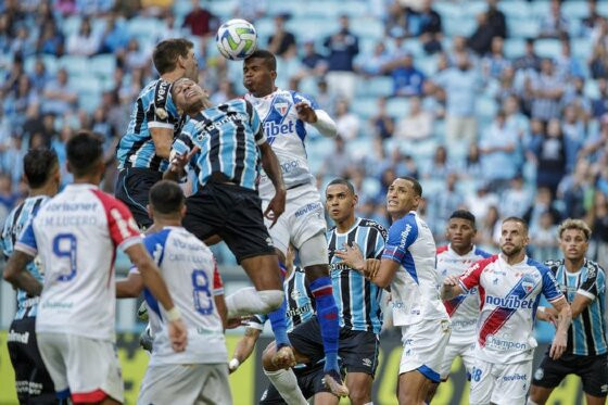 CAMPEONATO BRASILEIRO:   Grêmio empata sem gols com o Fortaleza e deixa o campo sob vaias