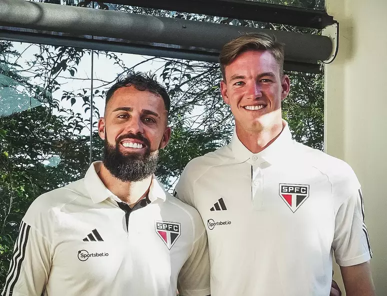 Elogiado por Casares, goleiro Jandrei celebra renovação contratual com o São Paulo