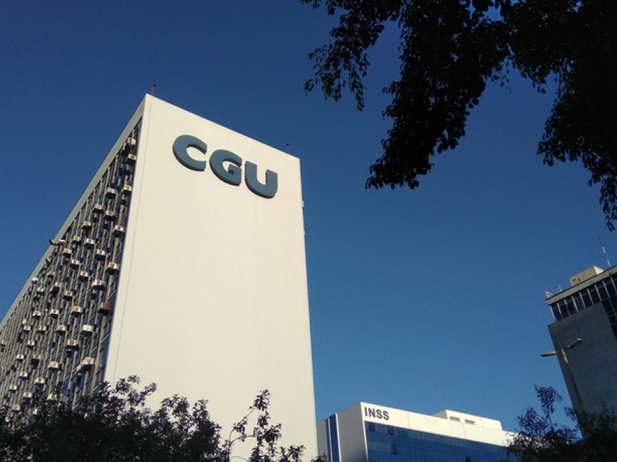 CGU aponta indício de irregularidade em 75% do valor do Auxílio Táxi