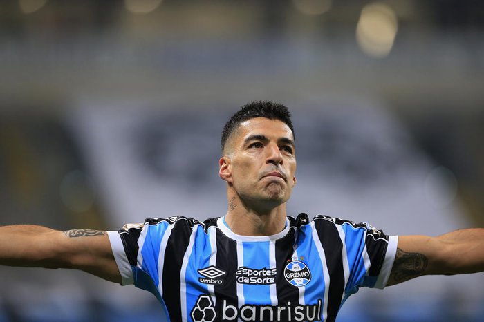 Suárez indica vontade de se aposentar e Grêmio se prepara para quebra de contrato