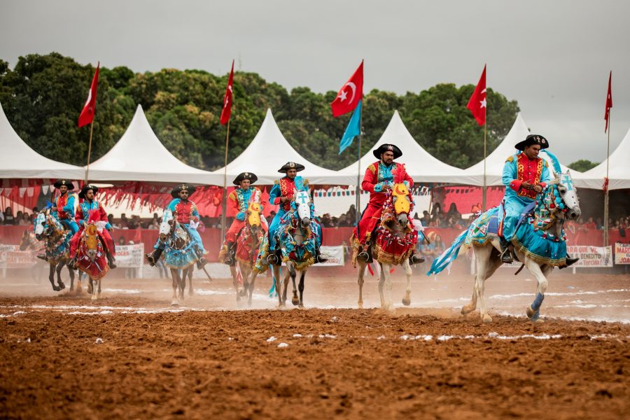 MT:  Cavalhada de Poconé revive tradições culturais e históricas neste domingo (25)