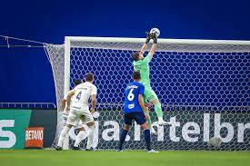 Destaque, goleiro do Grêmio comemora classificação na Copa do Brasil e diz: “Gostamos dessa competição”