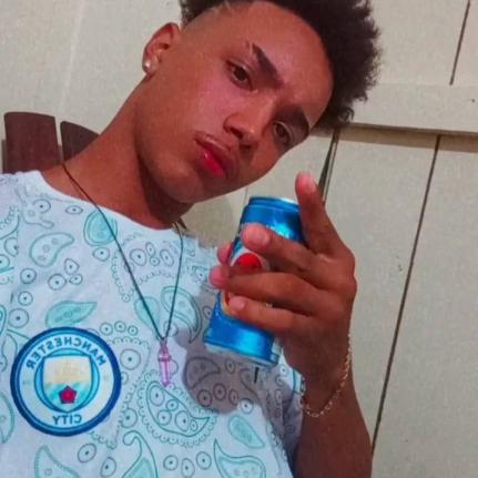 DENTRO DO QUARTO: Jovem de 18 anos é morto com ao menos 11 tiros em MT