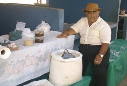 Corpo de agricultor é achado amarrado perto de curral