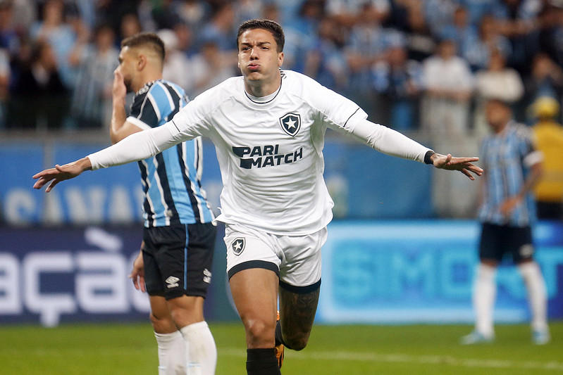 Carlos Alberto enaltece elenco do Botafogo após vitória sobre o Grêmio: “Grupo muito unido”