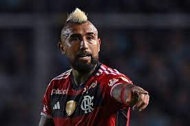 Flamengo anuncia a rescisão de contrato do volante Arturo Vidal