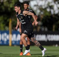 Rojas fala sobre problemas físicos antes de estreia pelo Corinthians: “Trabalho para não me lesionar mais”