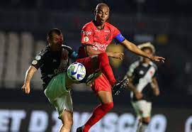 Na estreia do técnico Ramón Díaz, Vasco perde para o Athletico-PR pelo Brasileirão