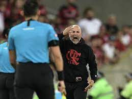 Sampaoli vê Flamengo em ascensão e mira confronto com o Athletico-PR