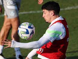 Perto de marca histórica, Piquerez exalta trajetória com camisa do Palmeiras: “Seguir trabalhando”