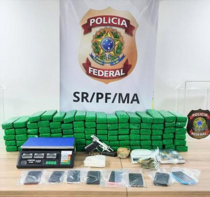 PF apreende 80 kg de drogas e prende 3 acusados de mandar entorpecentes de MT para o MA