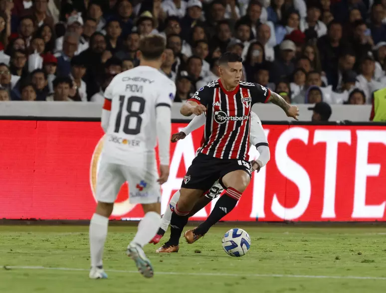 James vê resultado em Quito bom para o São Paulo e aposta na força da torcida para buscar a virada