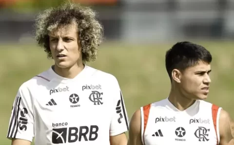 David Luiz marca de falta e Fla vence Cruzeiro em Belo Horizonte