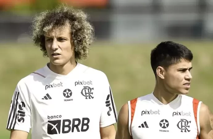 David Luiz marca de falta e Fla vence Cruzeiro em Belo Horizonte