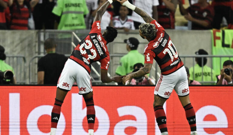 Copa do Brasil: Fla e Corinthians começam a jogar por vaga na final