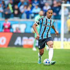 Bruno Alves fala em “grande jogo” do Grêmio e critica “falta de critério” da arbitragem em eliminação na Copa do Brasil