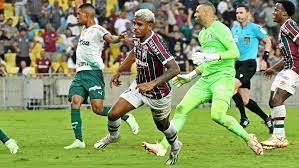 John Kennedy destaca apoio de Fernando Diniz no Fluminense