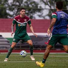 Zagueiro do Fluminense, Nino rasga elogios a Diniz: “Está melhor que antes”