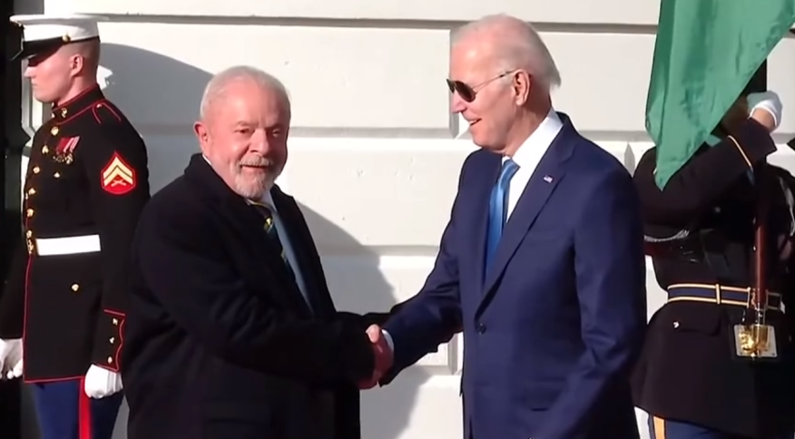 Lula conversa com Biden sobre iniciativa conjunta de trabalho entre EUA e Brasil e preservação ambiental