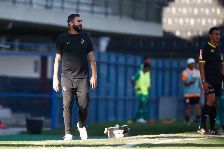 Corinthians é goleado por Fluminense e fica perto de eliminação na Copa do Brasil sub-20