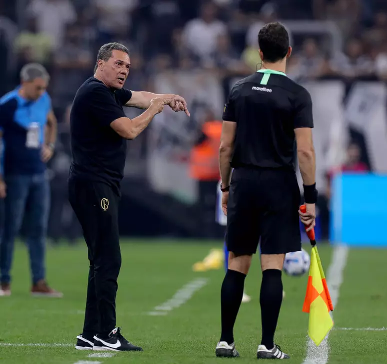 Luxemburgo explica ausência de Rojas e diz que faltou “contundência” ao Corinthians contra Fortaleza