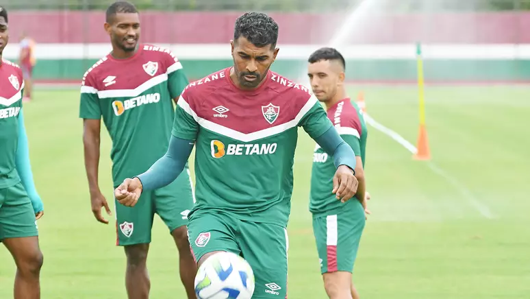 Fernando Diniz indica escalação reserva para jogo contra o Cuiabá