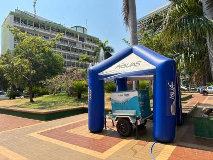 MT:  Águas Cuiabá disponibiliza bebedouro na praça para amenizar calor