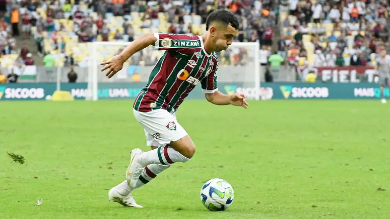 Leo Fernández revela ainda estar se adaptando ao Fluminense: “Toda mudança tem seu tempo”