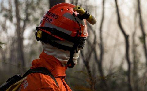 Bombeiros de MT extinguem incêndio em terra indígena e combatem outros 53 neste domingo (15)