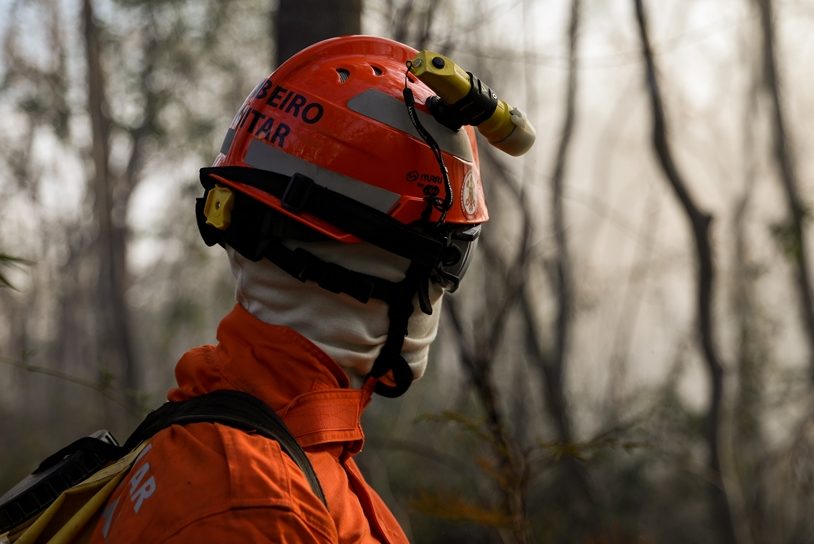 Corpo de Bombeiros extingue dois incêndios em Nova Mutum e combate outros 21 em MT