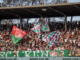 Torcida do Fluminense esgota ingressos para clássico com o Vasco