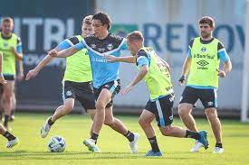 Grêmio faz treino tático e finaliza preparação para enfrentar o Palmeiras pelo Brasileirão