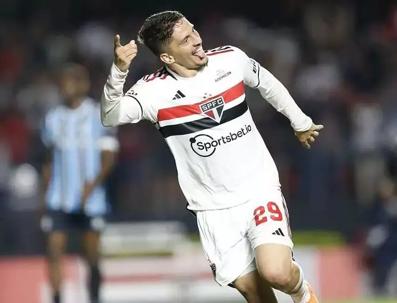 Autor de um dos gols do São Paulo, Pablo Maia comemora vitória “importante” sobre o Grêmio