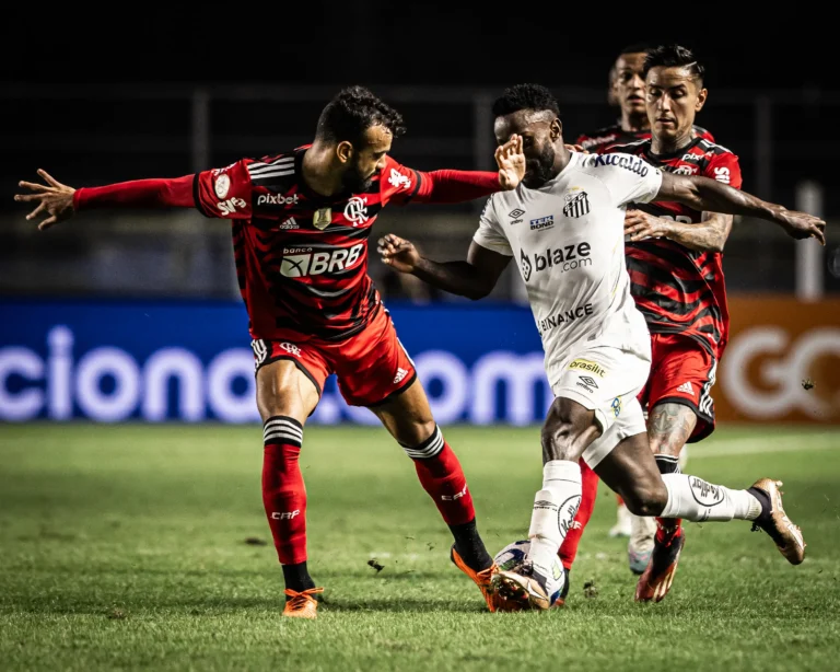 Flamengo x Santos: veja onde assistir o confronto pela 31ª rodada do Brasileirão